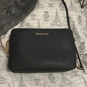 Michael kors crossbody bag